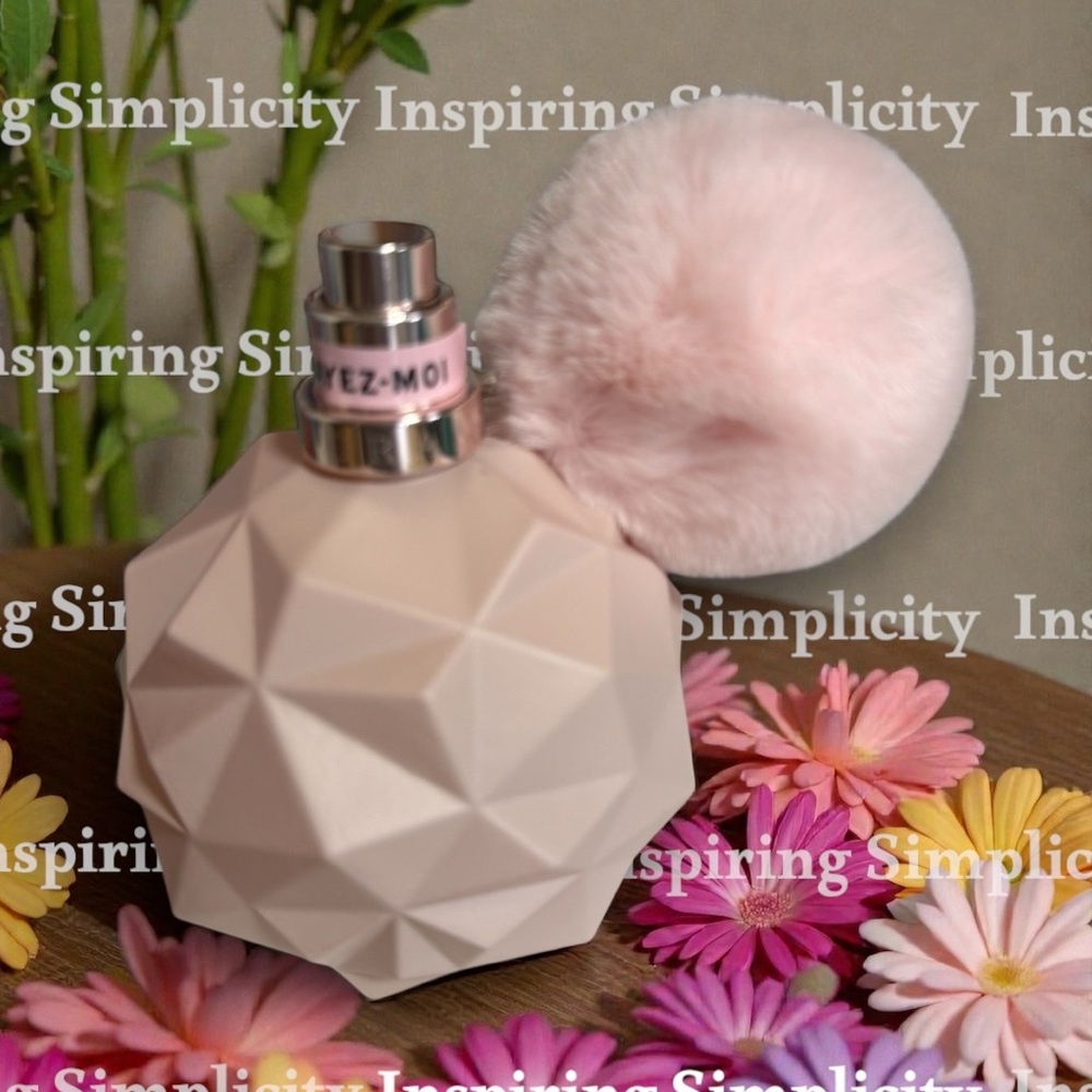 Geometric Perfume Bottle with Pom Pom - Picture 8 of 9